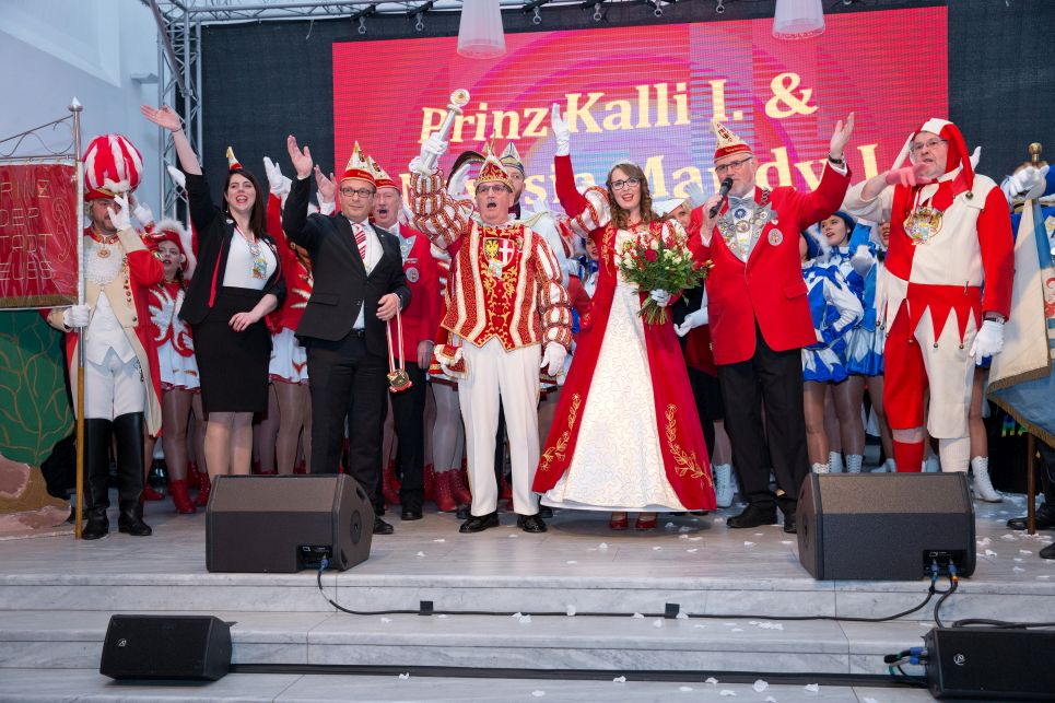 Prinzenproklamation mit Partystimmung